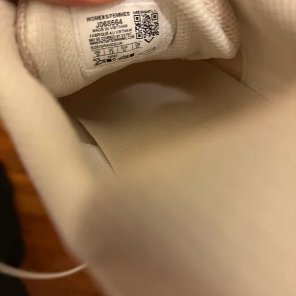 Women’s Merrell Cream Trail Running Shoes size 10 - Picture 8 of 9